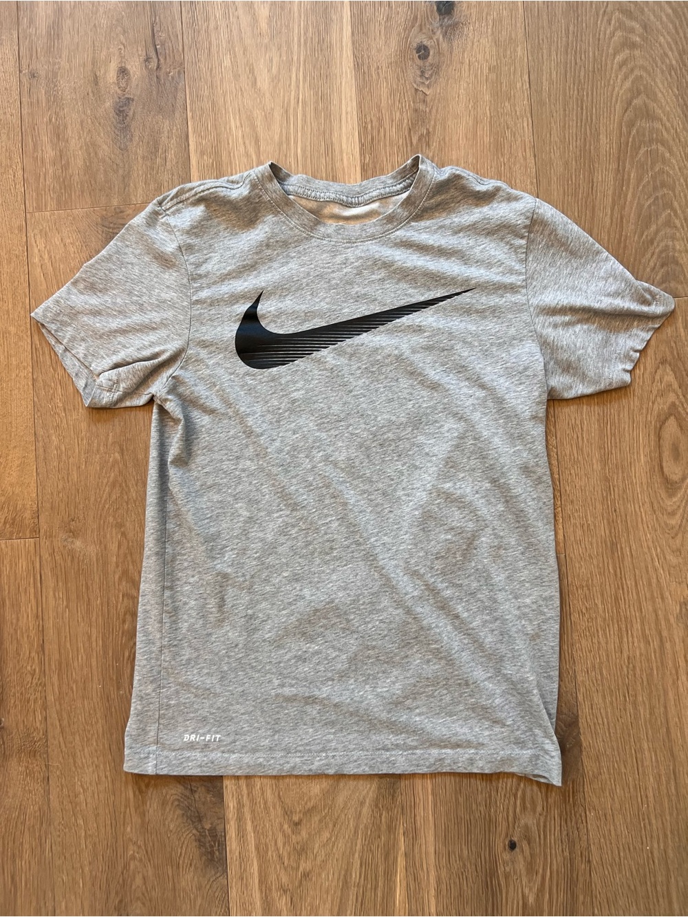 Nike Dri-FIT Gray Big Swoosh T-Shirt Men’s Small Athletic Training Gym Tee